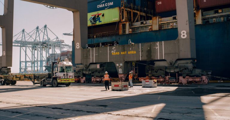 West Coast Dockworkers Ratify Contract