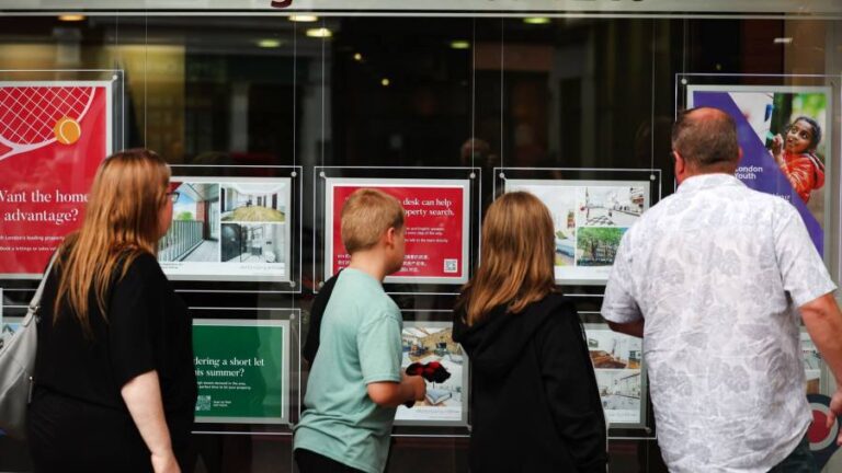 UK house prices fall for fifth consecutive month