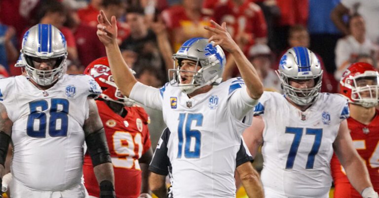 Lions Dare Their Way to a Win Over Short-Handed Chiefs