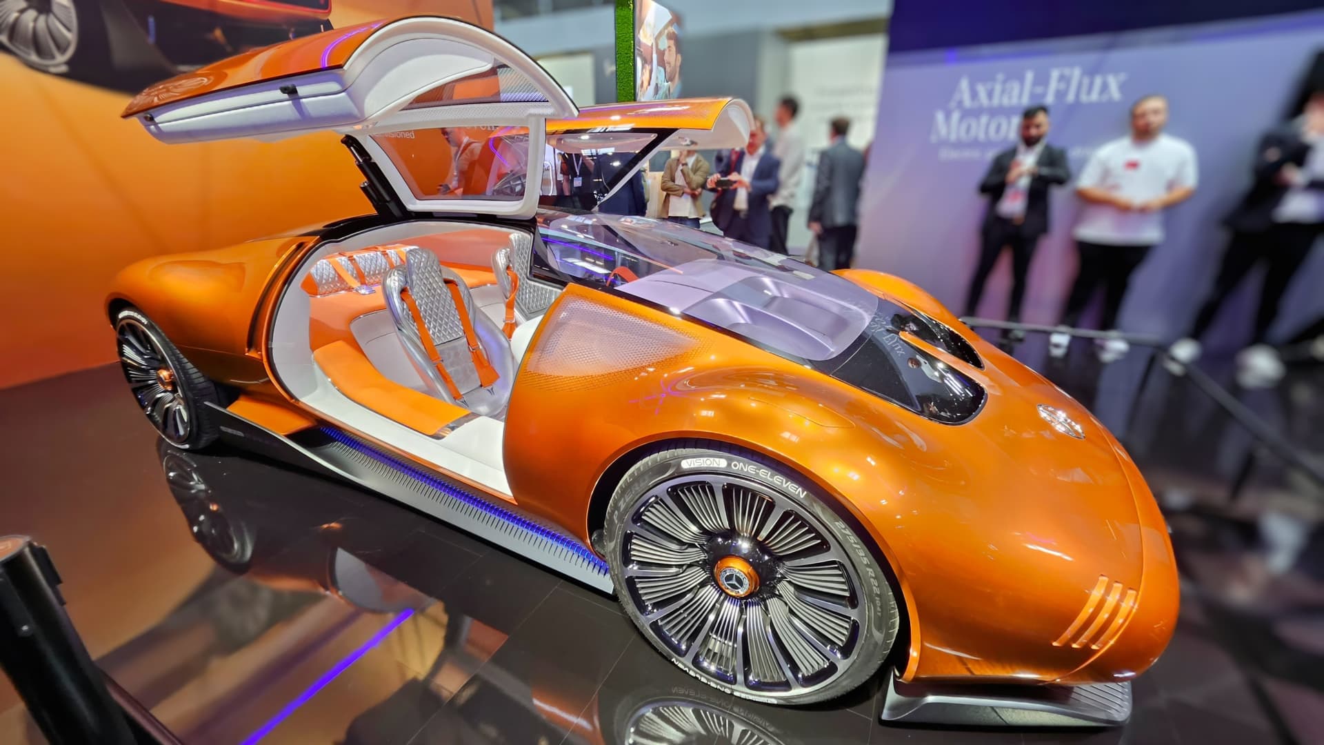 107295944-1693937885395-Mercedes-Benz_Vision_One_Eleven.jpg