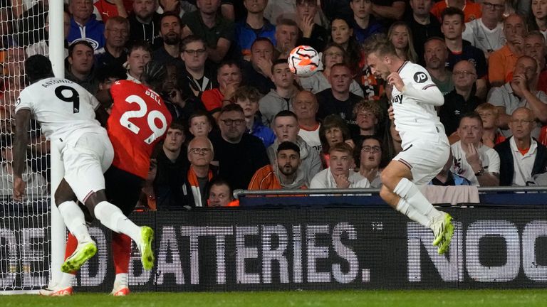 West Ham&#39;s Jarrod Bowen heads them into a 1-0 lead