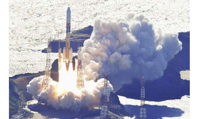 Japan launches rocket carrying lunar lander and X-ray telescope to explore origins of universe