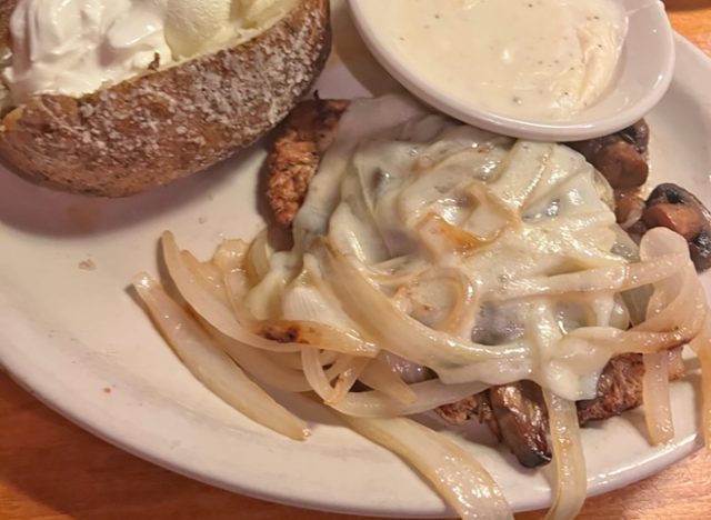 I Tried All 6 Chicken Dishes at Texas Roadhouse & There Was One Clear Winner