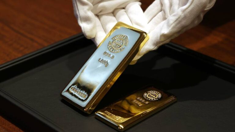 Inflation worries fuel Japanese rush to buy gold