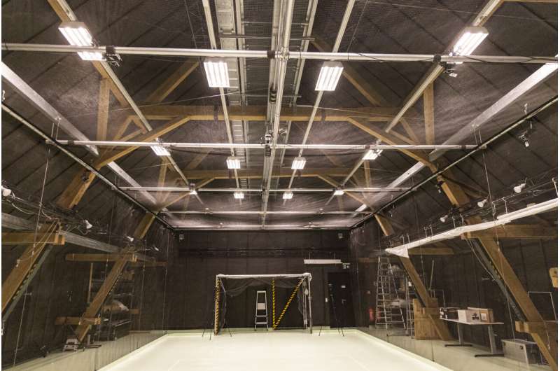 SMART-BARN – a cutting-edge technology lab to study animal groups