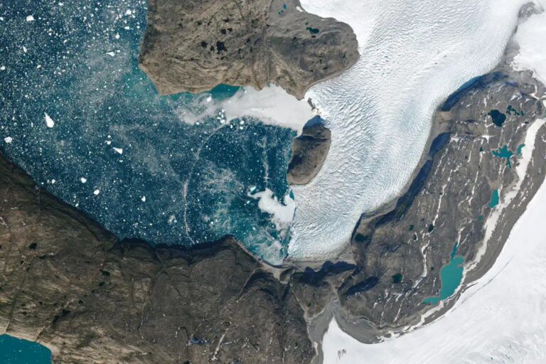 Mysterious Arc Spans Greenland Fjord – Scientists Weigh In on Theories