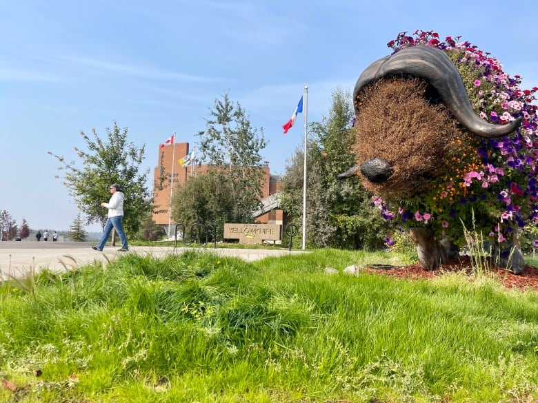 Overgrown grass at Yellowknife City Hall on Sept. 6