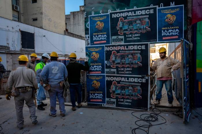 Workers in Buenos Aires, Argentina