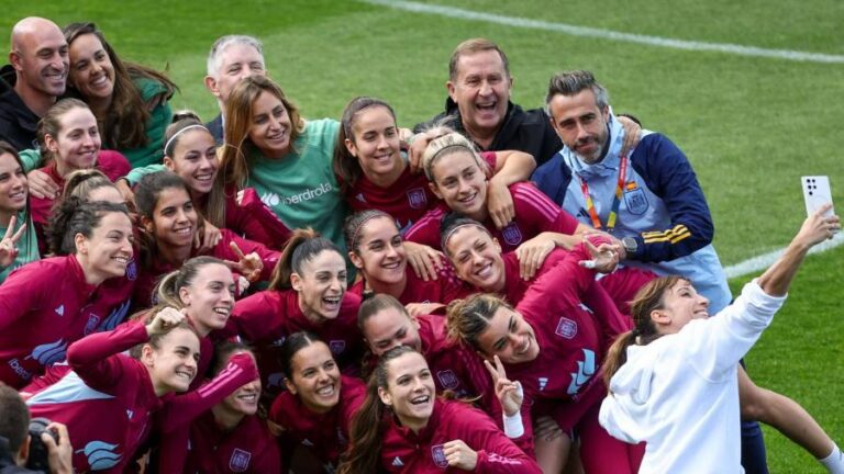 Spanish women’s football team manager sacked in forced kiss fallout