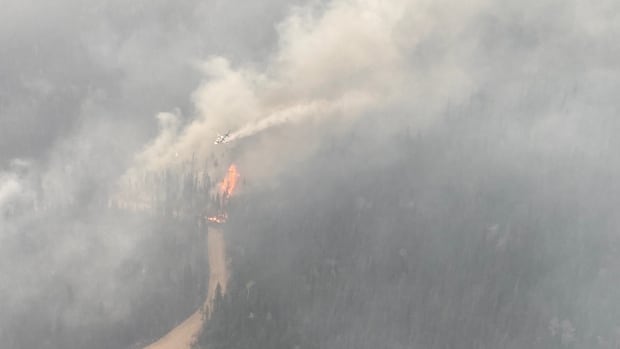 Hay River, Fort Smith still safe after ‘extremely challenging’ day: fire officials