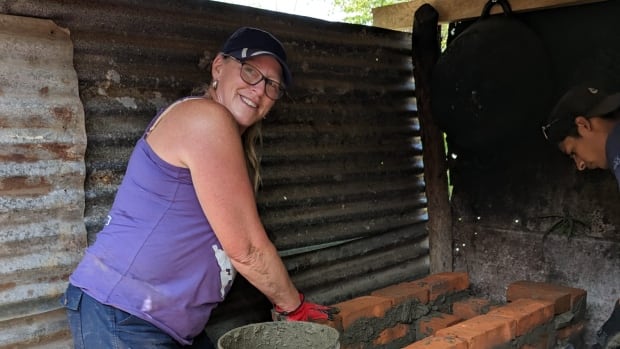 Many Nicaraguans cook on stoves hard on the climate and their health. These Canadians are trying to help