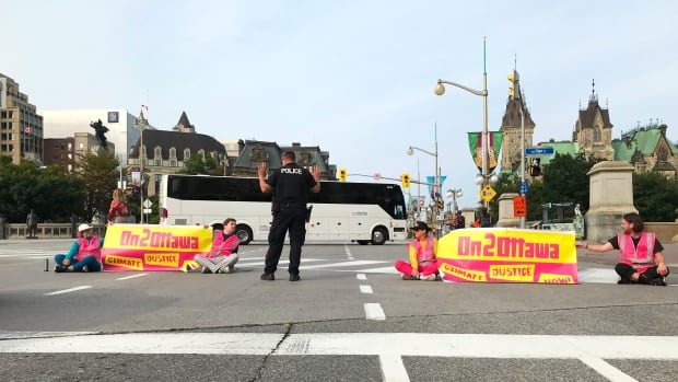 On2Ottawa demonstrates the challenges – and dangers — of climate protests