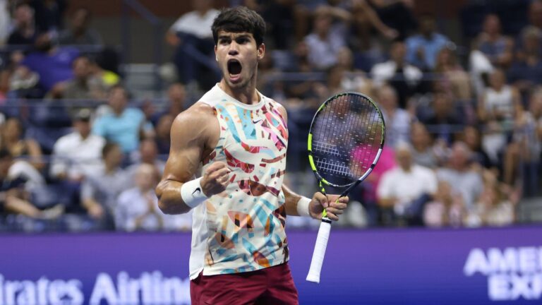 US Open: Carlos Alcaraz averts an early challenge from Alexander Zverev to return to semi-finals in New York | Tennis News