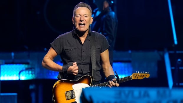 Bruce Springsteen postpones September shows due to ulcer treatment