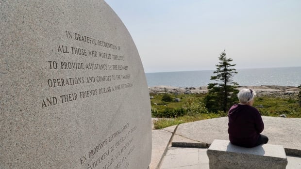 Loved ones, first responders mark 25th anniversary of Swissair Flight 111 crash