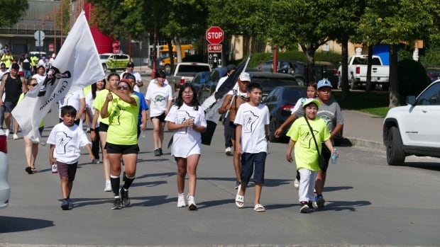 Tataskweyak woman’s 900-km diabetes awareness run reaches finish line in Winnipeg