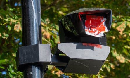 A vandalised Ulez sign