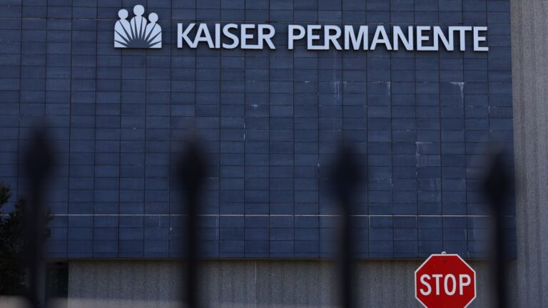 Kaiser Permanente union workers poised to strike health provider