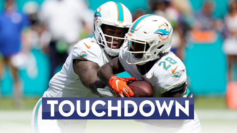 Miami Dolphins running back De'Von Achane is gone in a flash on 76-yard TD run.