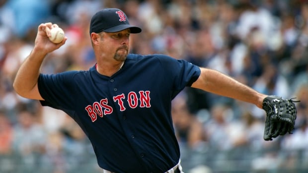 Former Red Sox knuckleballer Tim Wakefield dead at 57