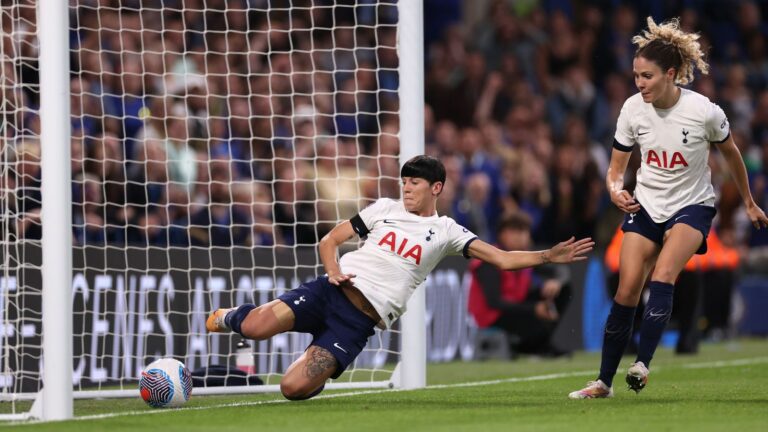 Chelsea manager Emma Hayes says women’s game not having goal-line technology or VAR is ’embarrassing’ after Guro Reiten denied goal | Football News