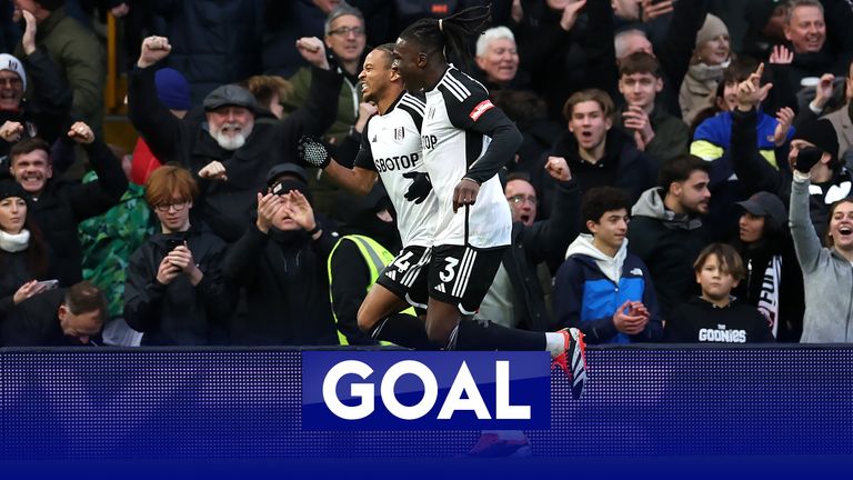 Decordova-Reid pounces on loose ball to put Fulham ahead