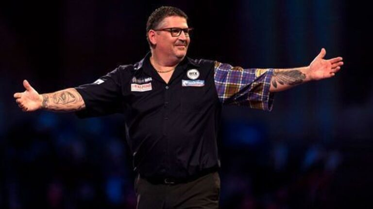 World Darts Championship: Gary Anderson begins quest for third title with win over Simon Whitlock | Darts News