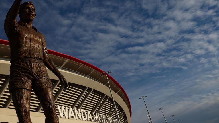 A statue of Atletico Madrid legend Luis Aragones is seen in a general view of the Wanda Metropolitano stadium prior to the UEFA Champions League Round Of Sixteen Leg One match between Atletico Madrid and Manchester United at Estadio Metropolitano on February 23, 2022 in Madrid