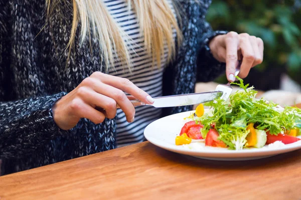 Can what you eat (diet) impact endometriosis? Here’s what scientist says