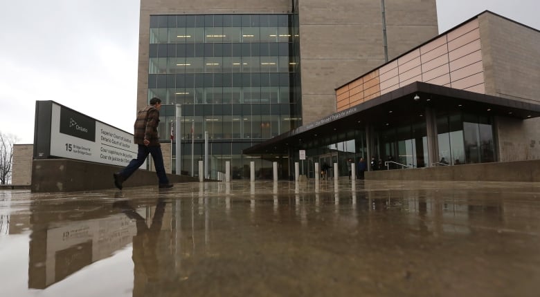 A raindy day at a courthouse in Ontario