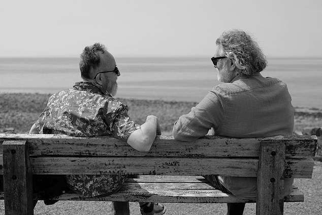 Si also shared this black and white photo of him sitting with Dave on a bench