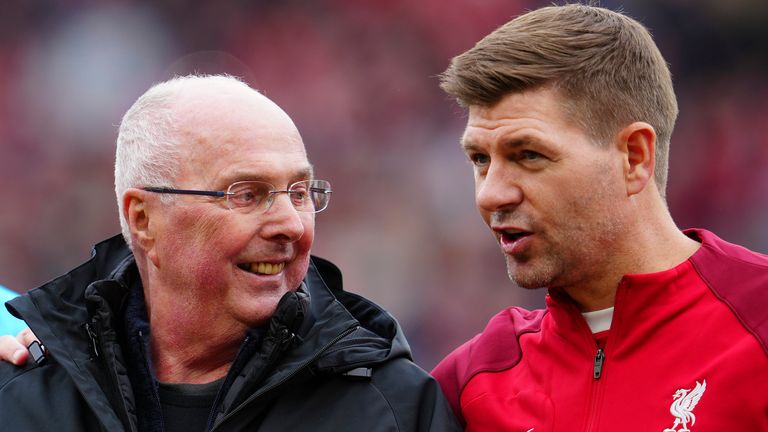 Former England manager Sven-Goran Eriksson stands alongside Steven Gerrard before kick off