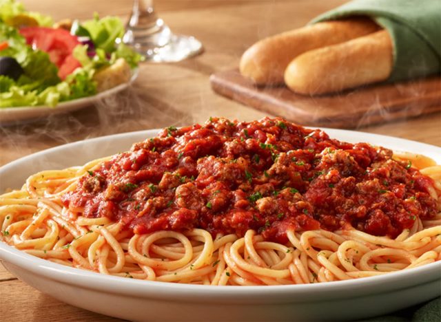 Olive Garden Spaghetti with Meat Sauce