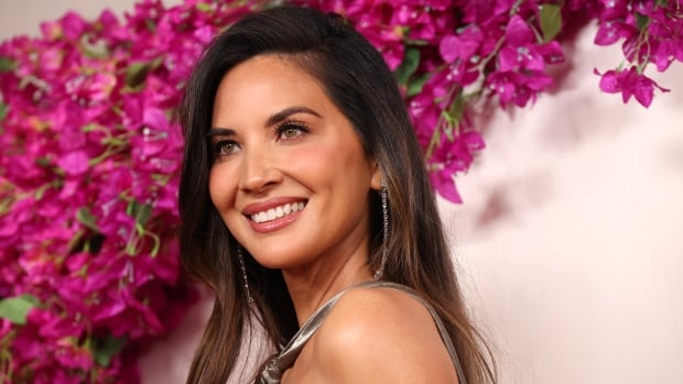 Olivia Munn shares news of breast cancer diagnosis, double mastectomy