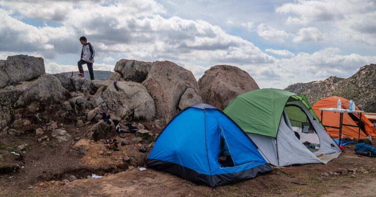 Judge Orders Timely Housing for Migrant Children Waiting at Border