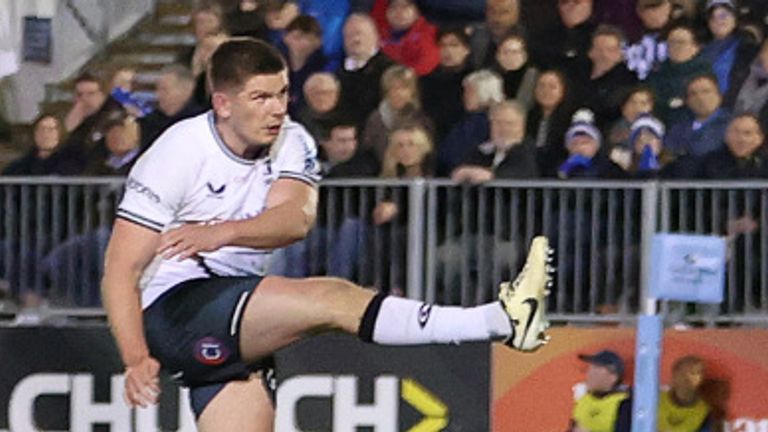  Owen Farrell's late kick earned Saracens a valuable win