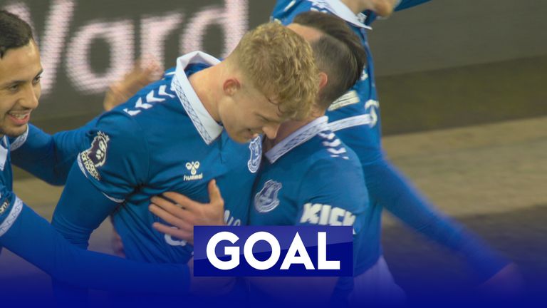 Branthwaite opens the scoring for Everton