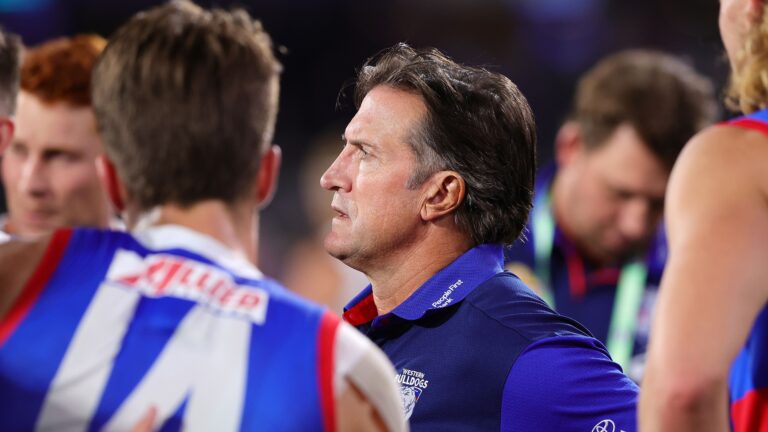 Kane Cornes slams Western Bulldogs coach Luke Beveridge,