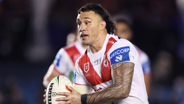 Jaydn Su'a of the Dragons runs with the ball during the round nine NRL match between Cronulla Sharks and St George Illawarra Dragons at PointsBet Stadium, on May 05, 2024, in Sydney, Australia. (Photo by Matt King/Getty Images)