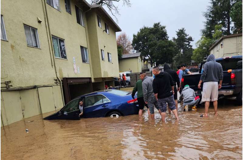 Model simulates urban flood risk with an eye to equity