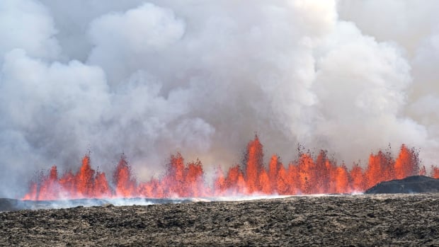 Fresh volcanic eruption in Iceland triggers evacuation of town, Blue Lagoon spa