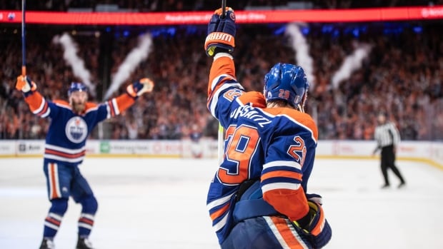 Oilers battle back from early deficit to defeat Stars 5-2, pull even in Western Conference final