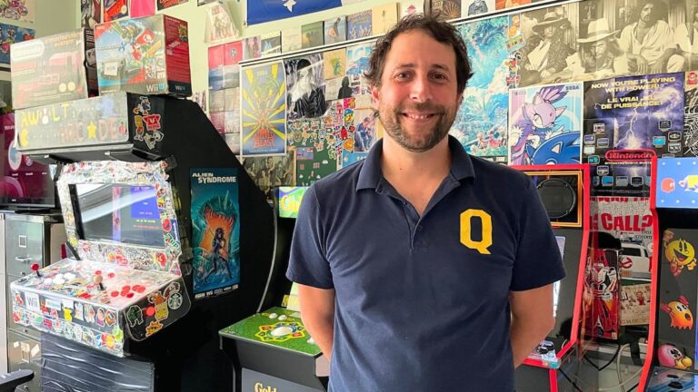 Quebec teacher builds arcade in his class to get kids ‘off their phones’