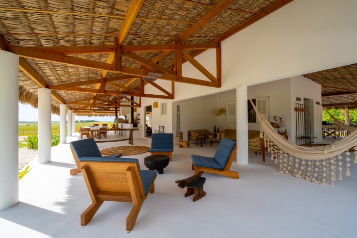 The terrace of the villa at Oiá Casa Lençois near Santo Amaro