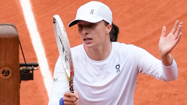 Poland's Iga Swiatek celebrates after defeating Russia's Anastasia Potapova during their fourth round match of the French Open tennis tournament at the Roland Garros stadium in Paris, Sunday, June 2, 2024. (AP Photo/Thibault Camus)