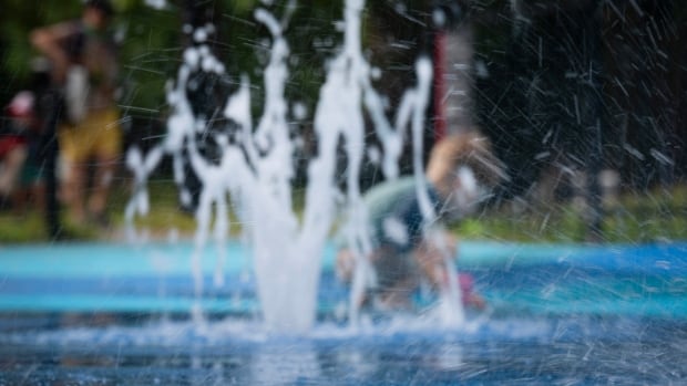 Study suggests hundreds of Quebec deaths each year are related to heat