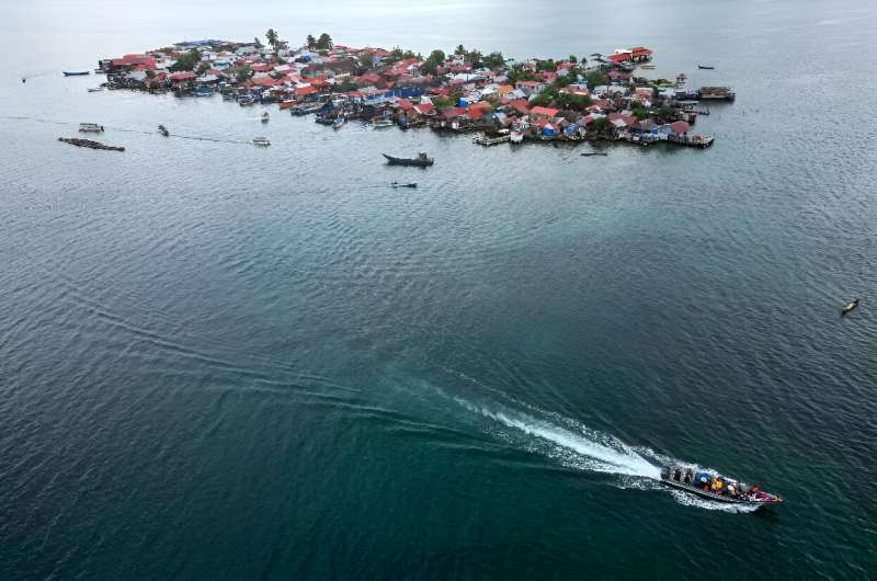 Some 1,200 inhabitants of the island Carti Sugtupu are being relocated to mainland Panama