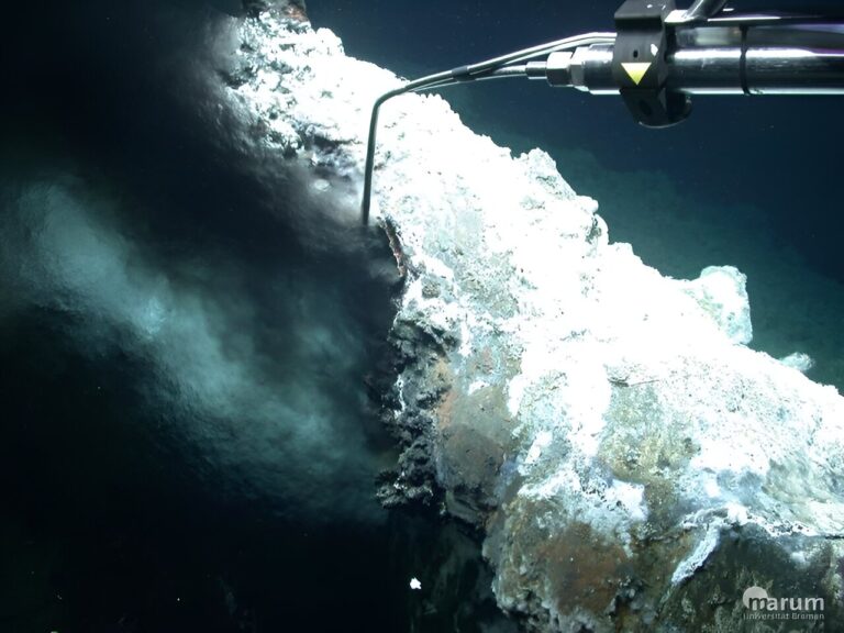 Investigating newly discovered hydrothermal vents at depths of 3,000 meters off Svalbard