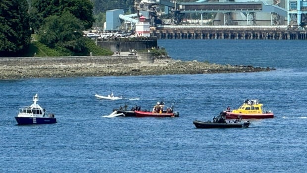 Seaplane goes down in Vancouver’s Coal Harbour