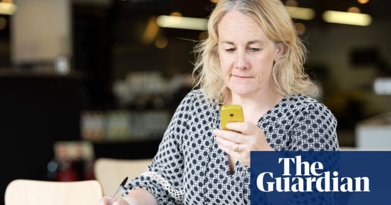 Liberating and a huge pain: my week with a Nokia ‘dumbphone’ | Mobile phones